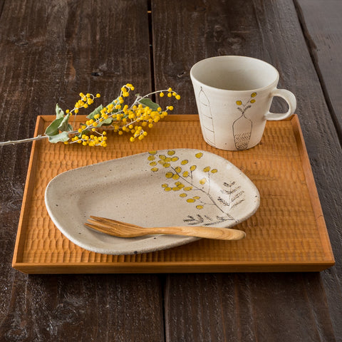 Asako Okamura's mimosa x vase mug and mimosa round square plate
