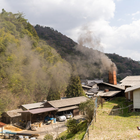 Ontayaki Sakamoto Yoichi kiln's 5-sun plate echoes through the mountains