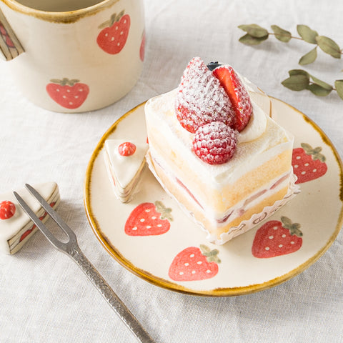 Kei Kajita's Strawberry Round Plate Makes Snack Time Fun