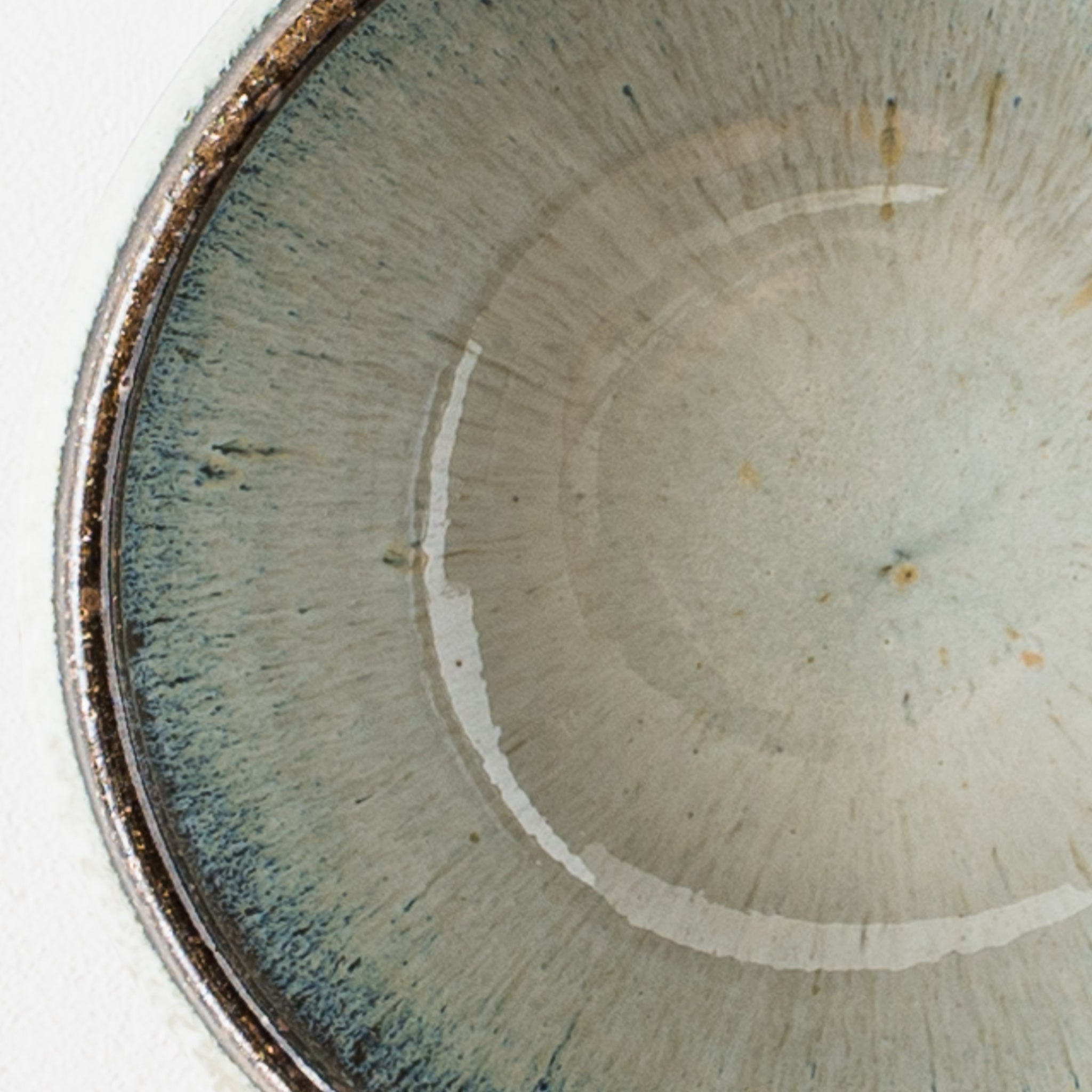 A 5.5-sun rice bowl from Shodai-yaki Fumoto Kiln with its fantastic blue and white color