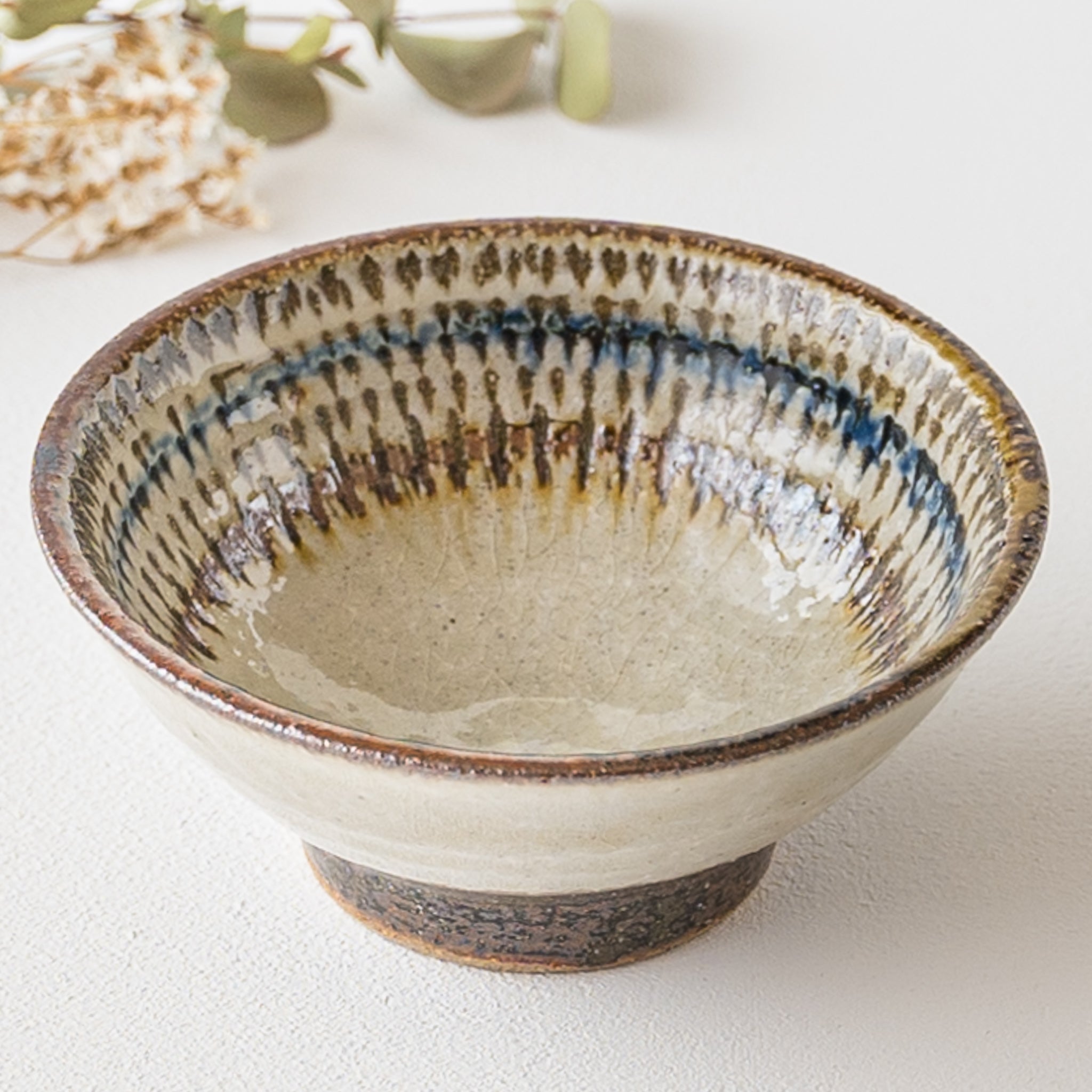 Shodai ware Fumoto kiln small bowl with beautiful continuous flying plane pattern