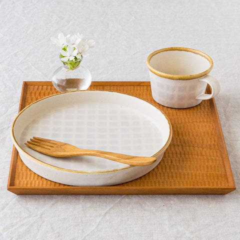 Hiromi Oka's 7-sun plate and soup cup lattice pattern
