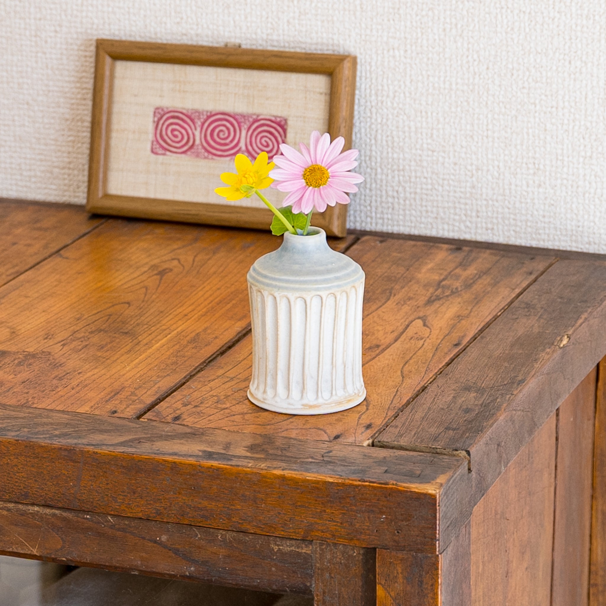 お部屋を明るく楽しい雰囲気に変えてくれる田中志保さんの花器