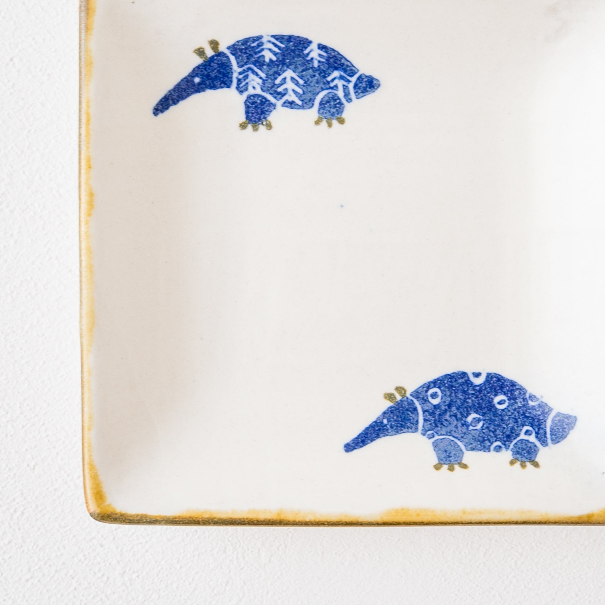 Cute Japanese paper-dyed anteater Soothing Yasumi Koubou corner small plate