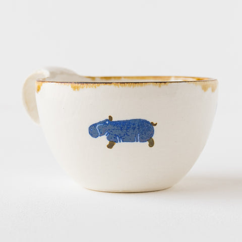 A Japanese paper-dyed mug from Yasumi Kobo that makes you feel at peace just by looking at it.