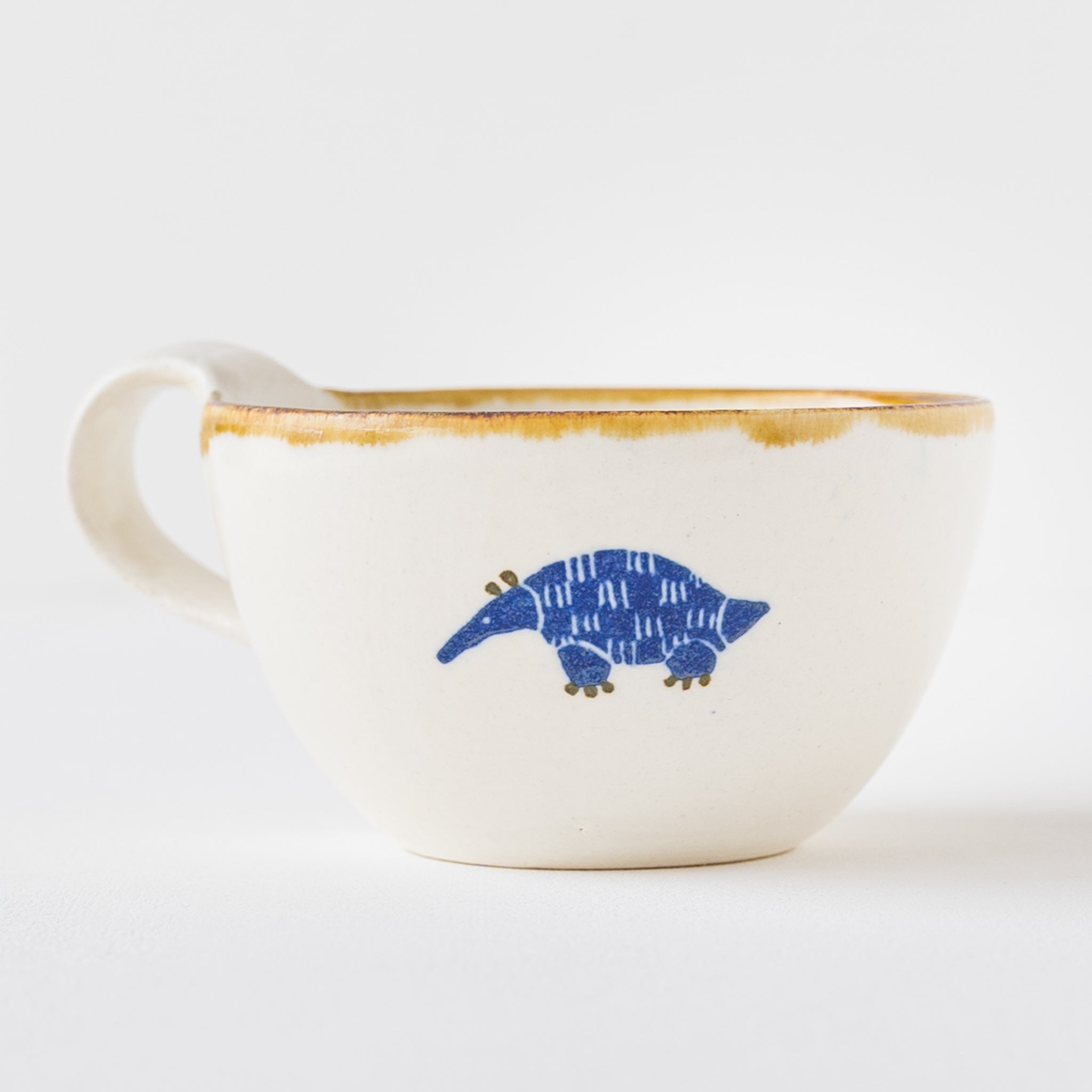 A mug from Yasumi Kobo where you can relax with Japanese paper-dyed anteaters