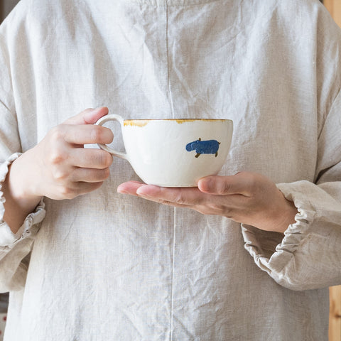 Yasumi Kobo's washi-dyed animal series mug that you'll always want to have on hand.