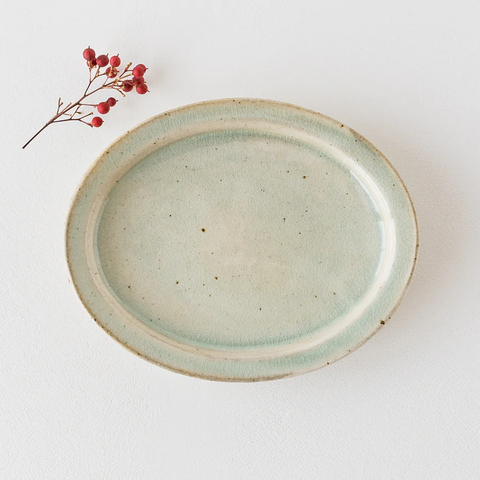 Kururi kiln's green ash glaze work