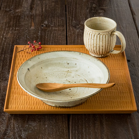 Kururi kiln 7-inch shallow bowl white mat and homaru mug
