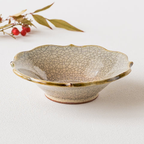 Hana Craft's ink penetrating flower small bowl with beautiful ink penetrating