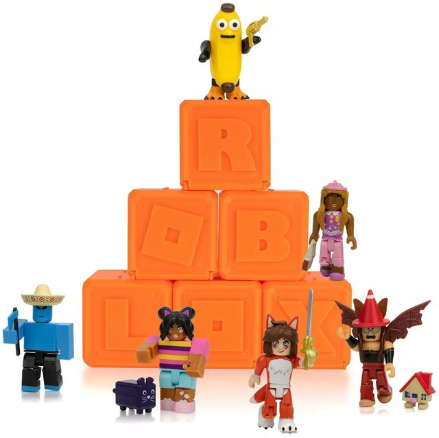 Roblox Celebrity Collection Adopt Me Pet Store Deluxe Action Figure Set NEW