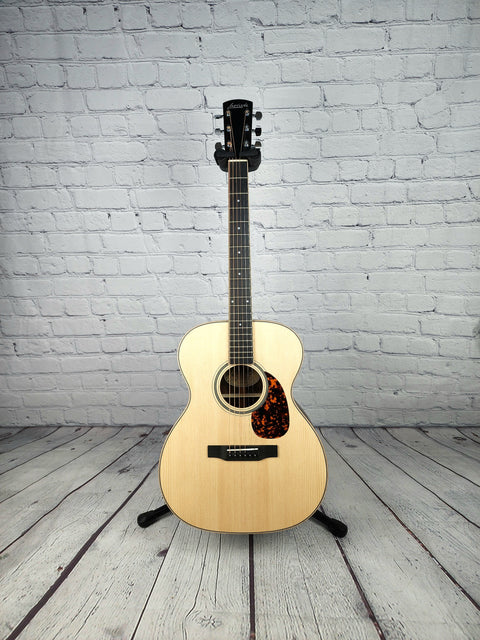 Larrivee OM-03R Rosewood Vine Special Edition Electric Acoustic