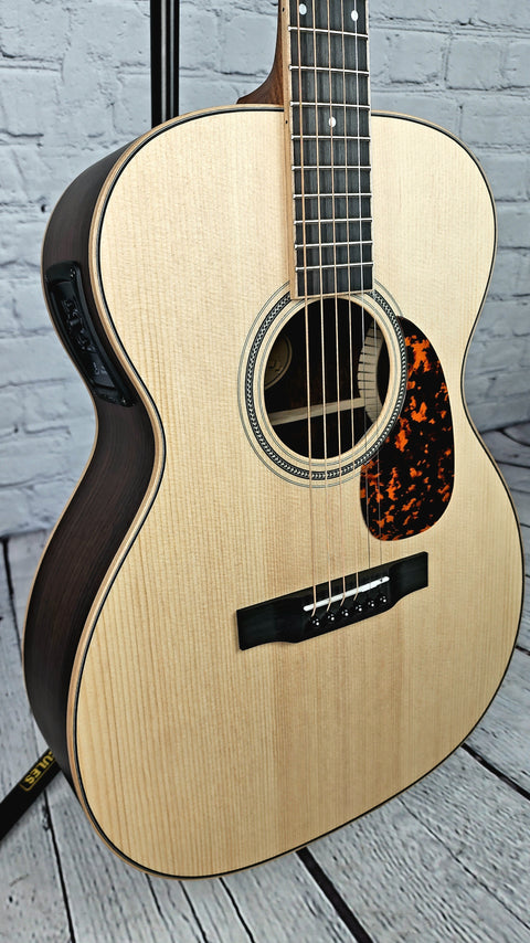 Larrivee OM-03R Rosewood Vine Special Edition Electric Acoustic