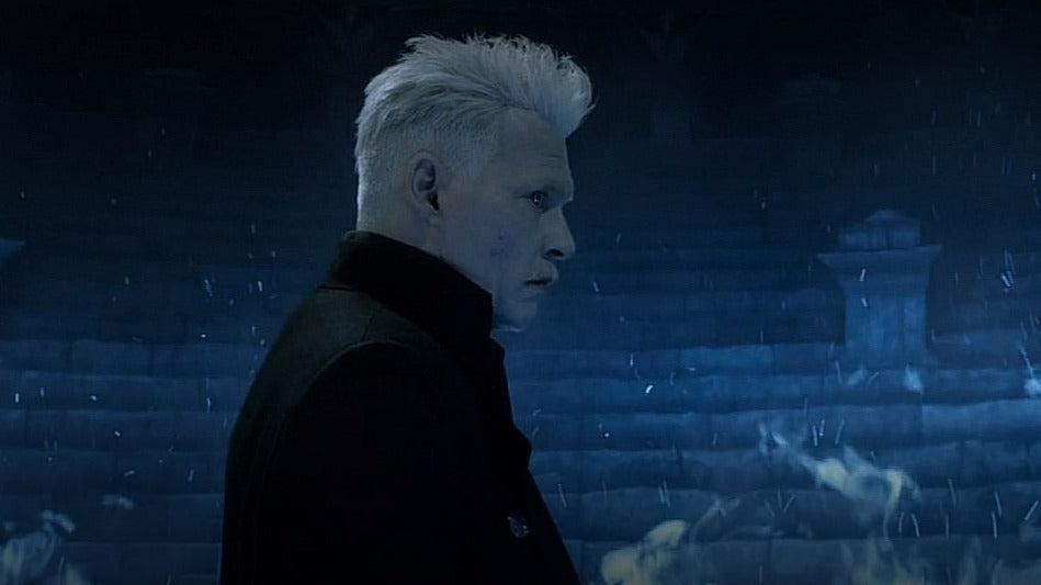 Fantastic Beasts: The Crimes of Grindelwald Grindelwald Standing in Blue Fire