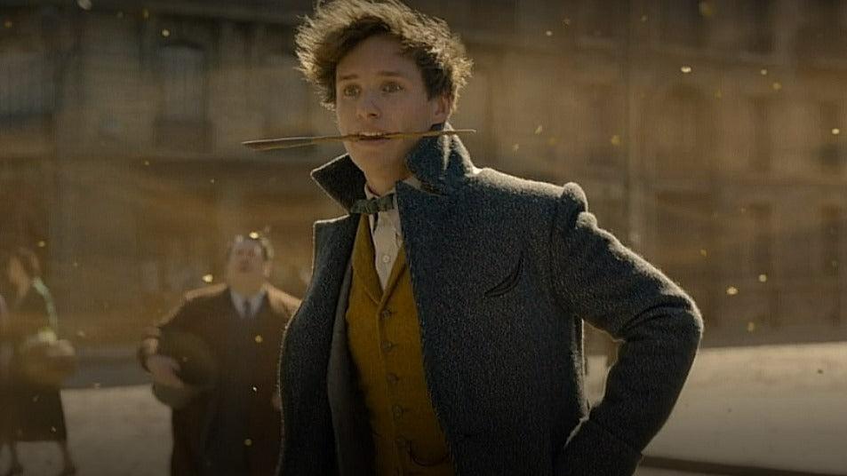 Fantastic Beasts: The Crimes of Grindelwald Newt Holding Wand in Mouth