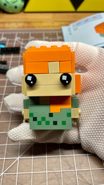 LEGO BrickHeadz Minecraft Alex 40624 Build Process 1