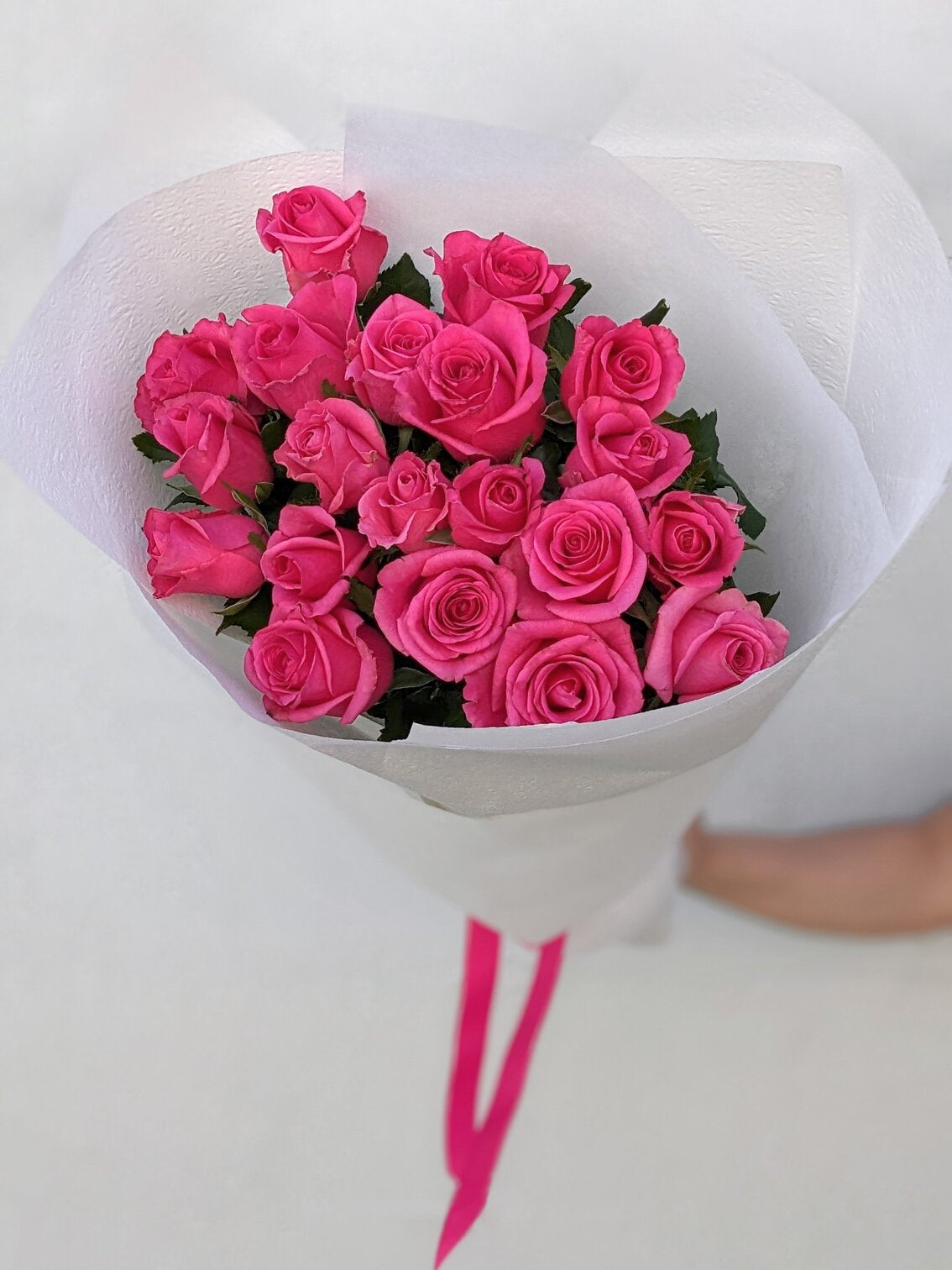 Pink Roses En Masse – Bridge Road Florist