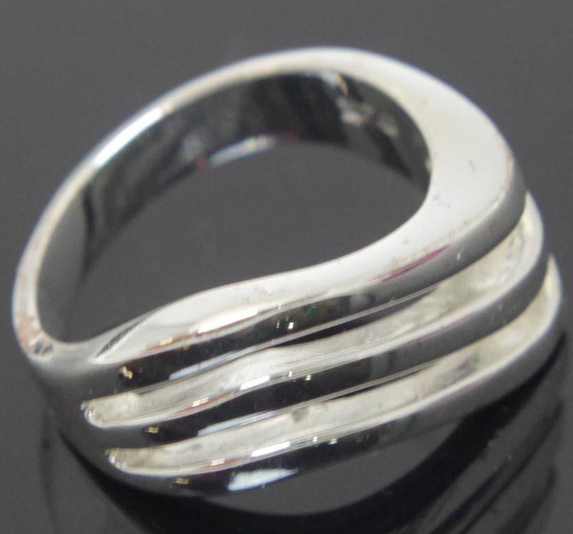 Sterling Silver Ring Wavy Size 8 – Jubilee Gift Shop