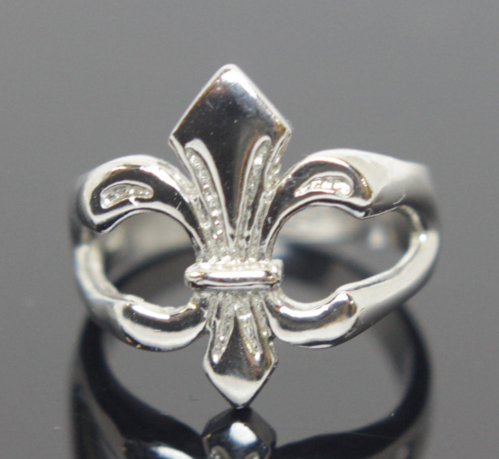 Fleur De Lis Sterling Silver Ring Size 6 – Jubilee Gift Shop