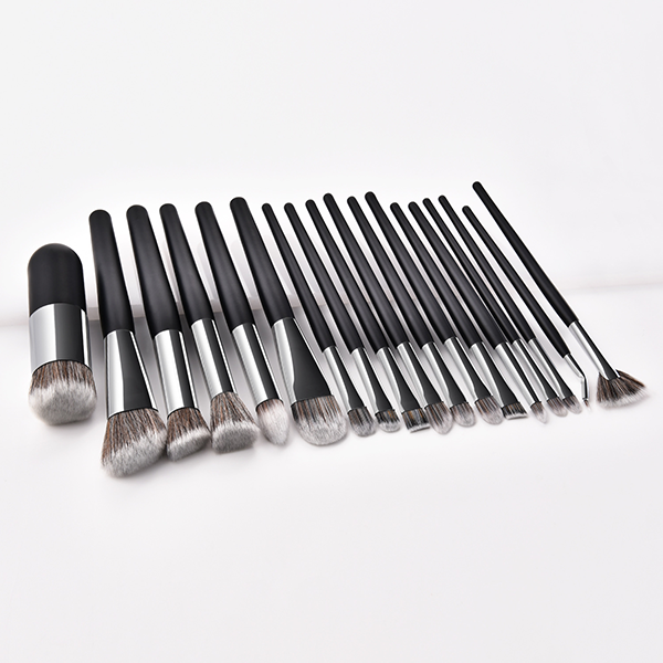 18 Piece Sleek Black Brush Set – My Make Up Brush Set