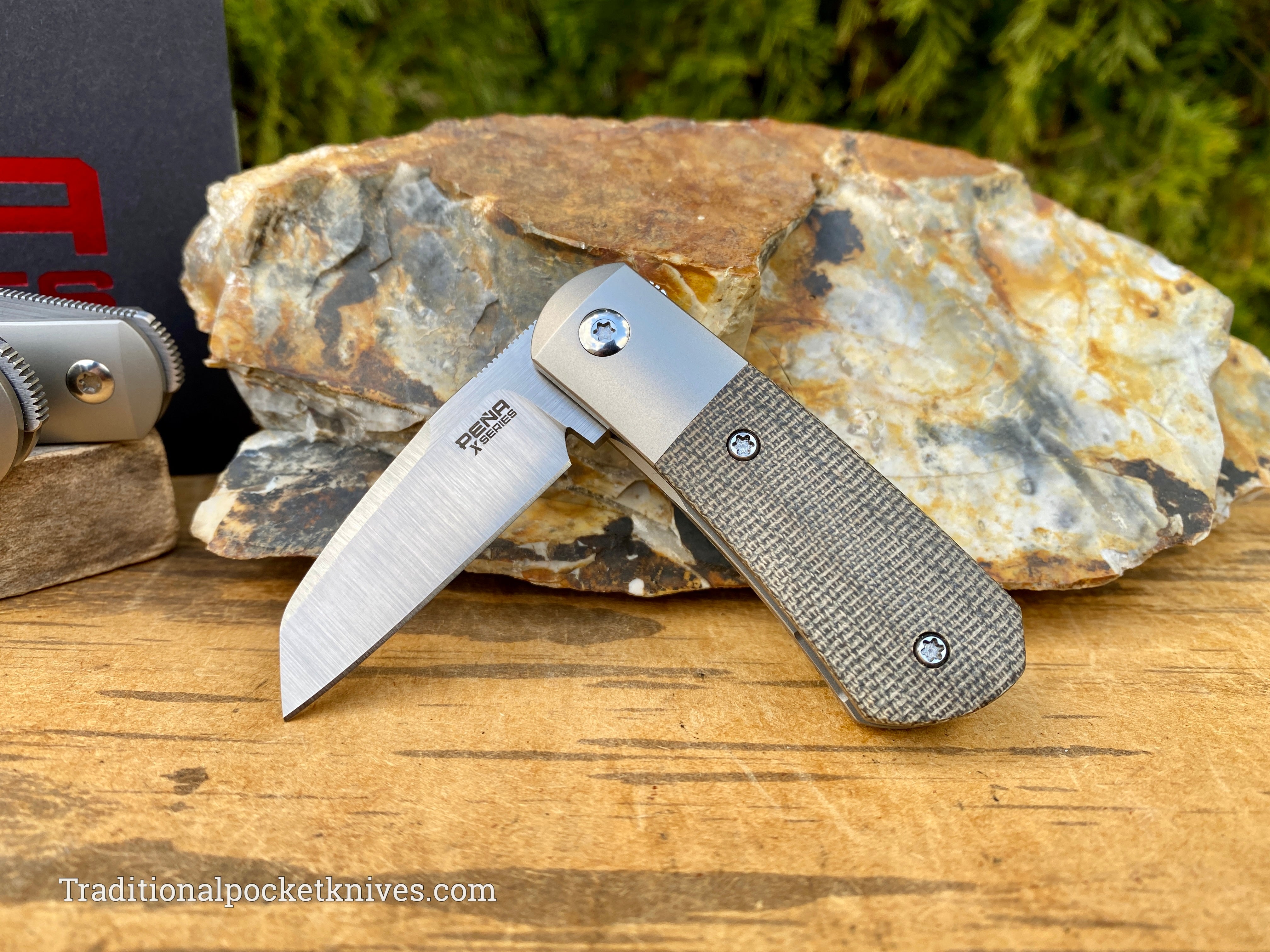 QSP Exclusive Hedgehog Knife QS142 Gray Jigged Titanium M390 - C. Risner  Cutlery LLC