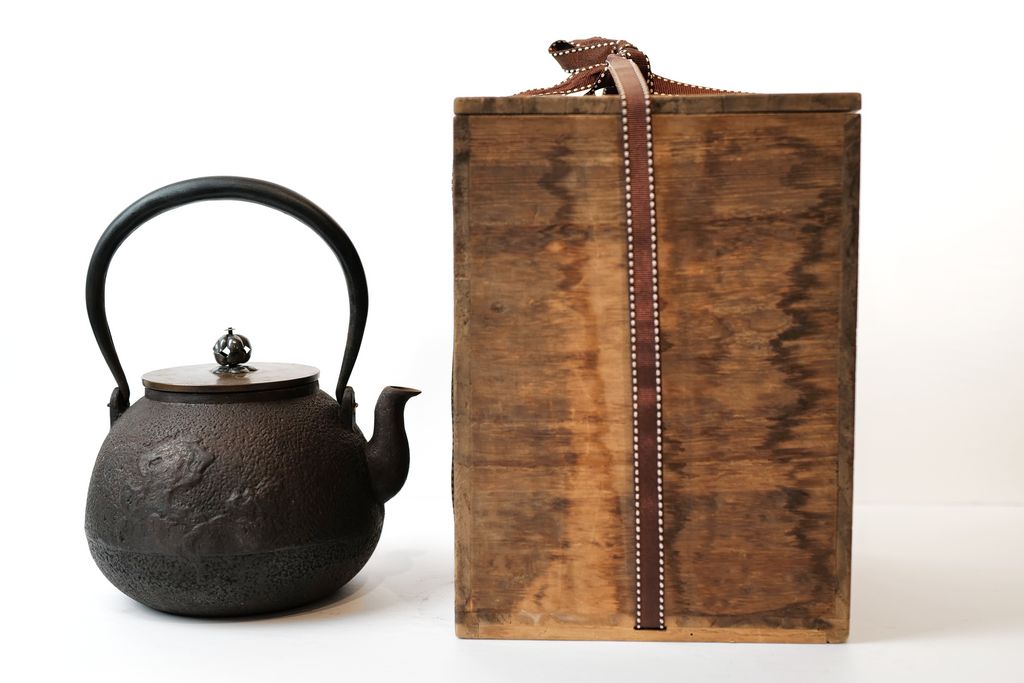 Nakagawa Joeki Silver Tea Kettle【中川净益· 纯银】 – Sunzen Art 