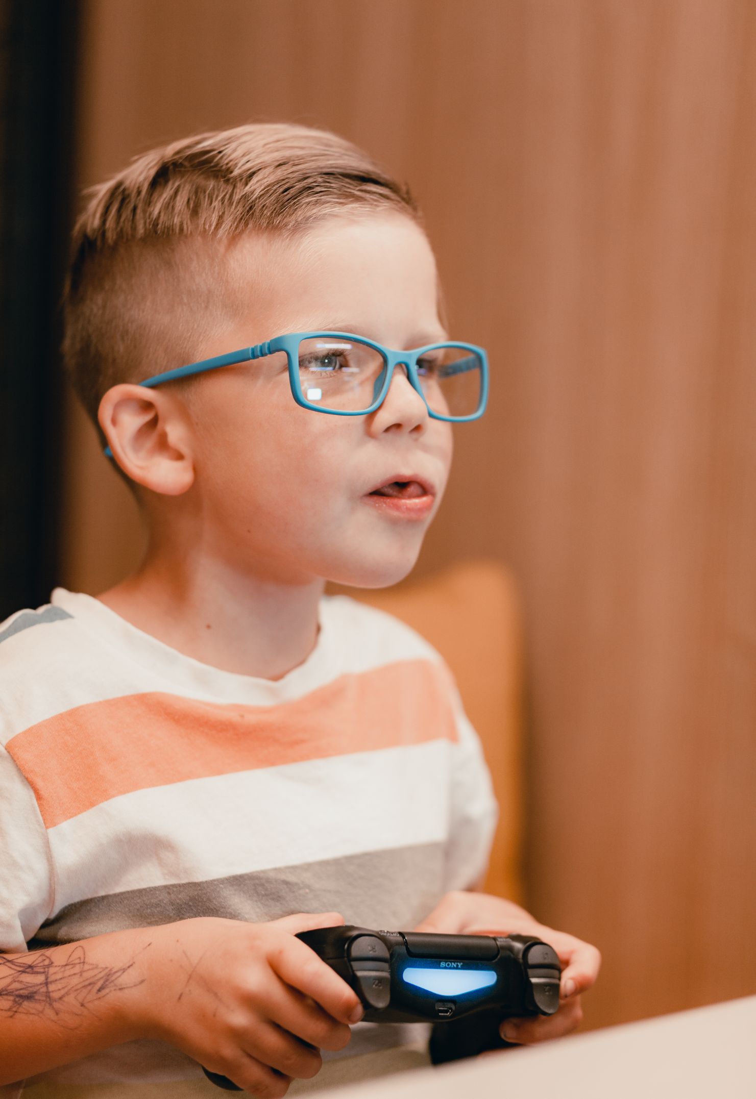 Blue light blocking glasses collection robust roots on child model