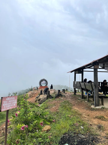 Bukit Tok Dun gazebo at the peak. Photo by Haziq Raimy.