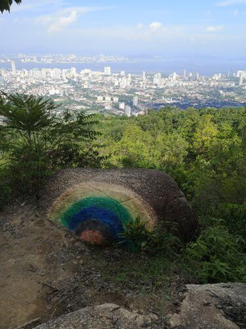 Amazing views at the Rainbow Rock marker on Moongate Trail. Photo by Shan Yaw Yeoh.