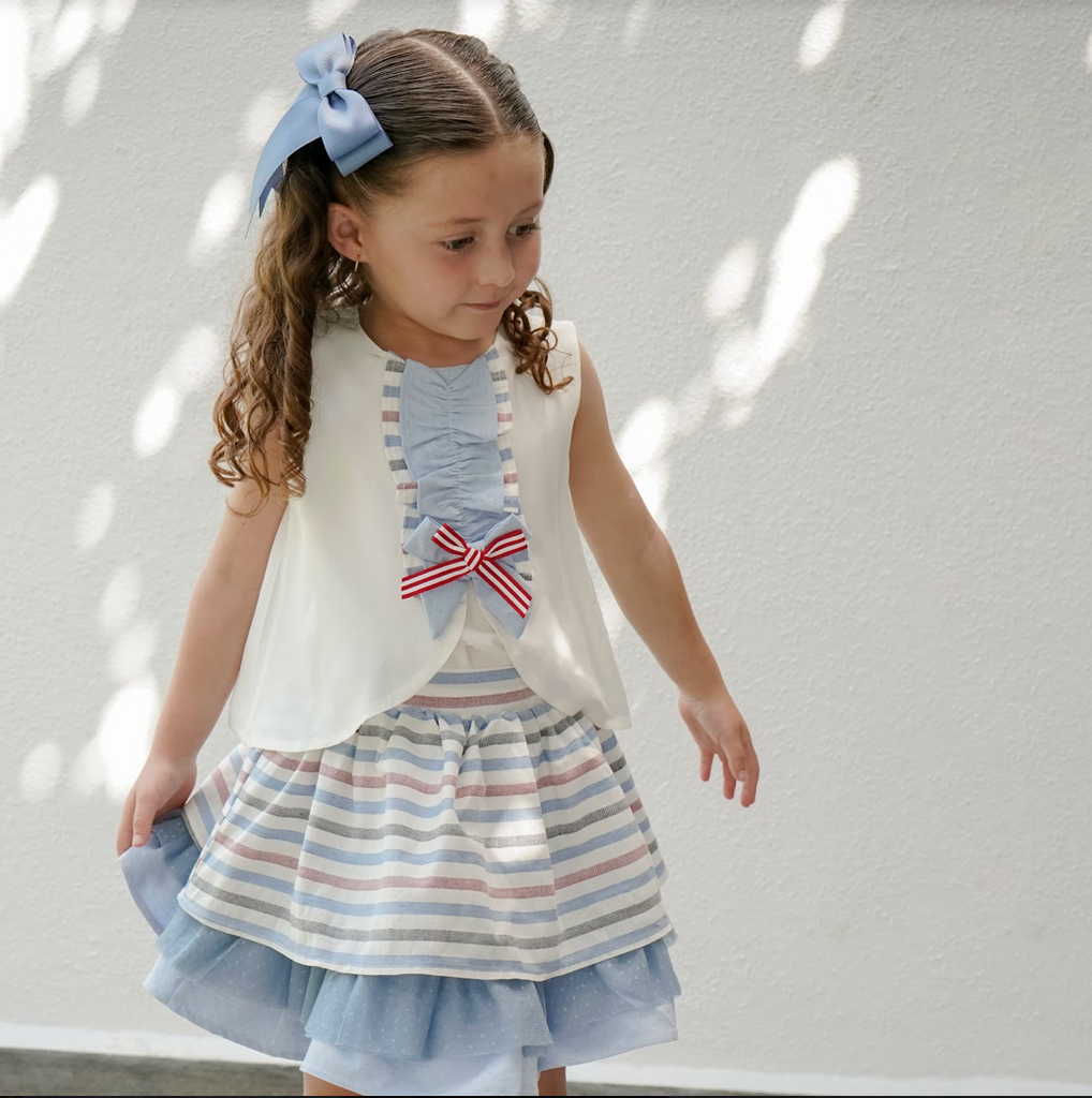 ❤️ Conjunto de blusa con detalles al y a rallas con olan de tul para niña | Newness | Marioneta moda.