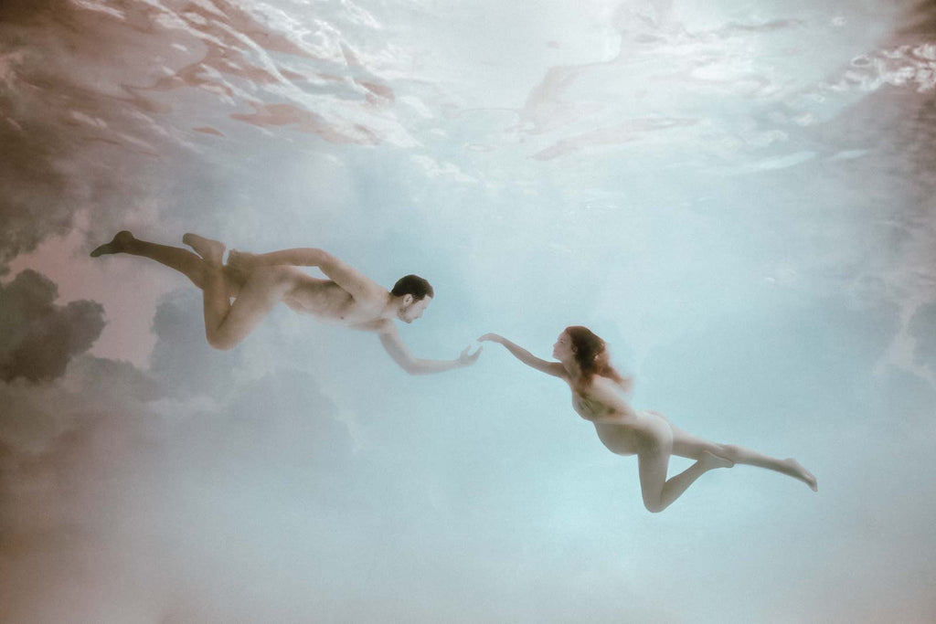 Alison_Bounce_underwater-maternity-photo-1