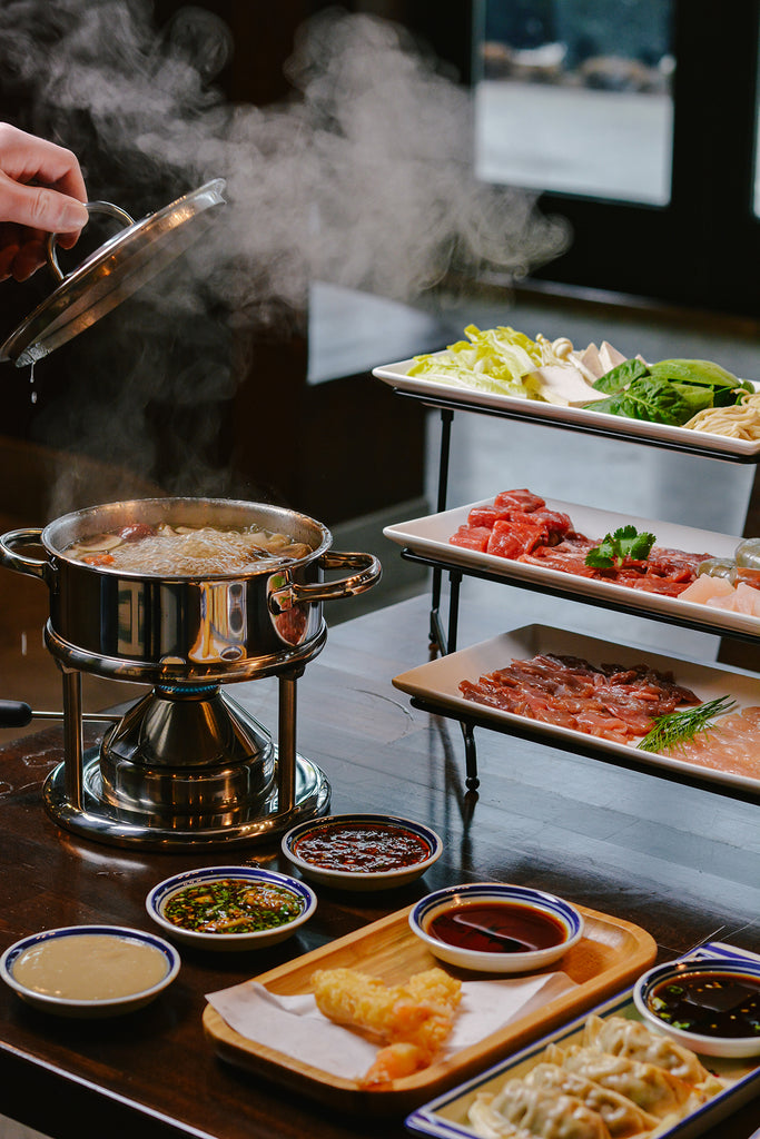 Norris_Frederick_hot steaming food on trays