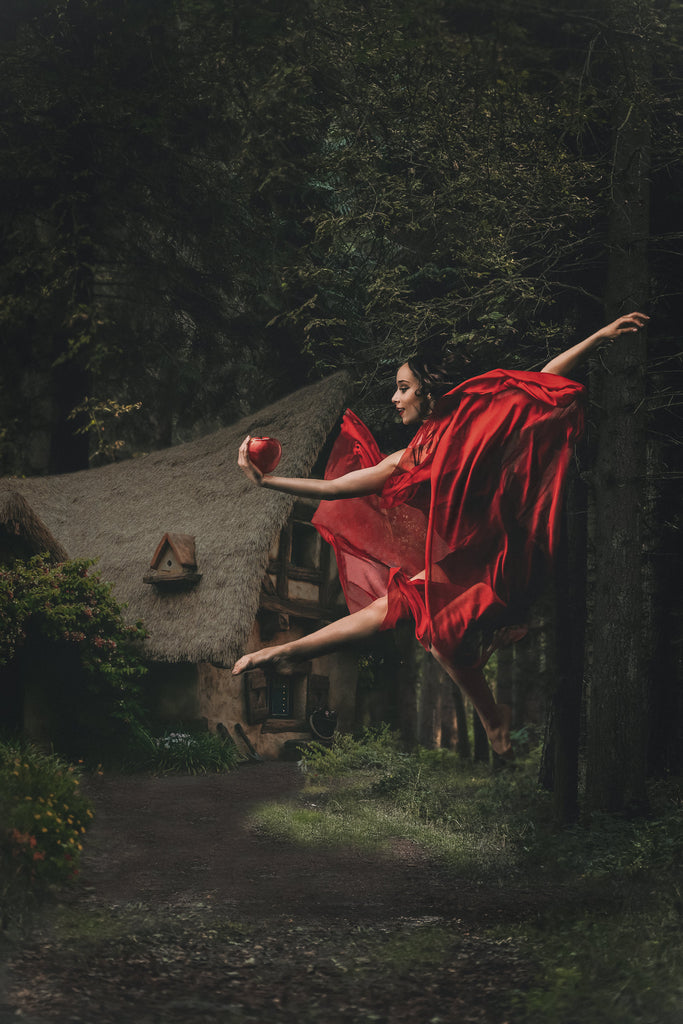 Kiati_Plooksawasdi_woman dancing in red dress