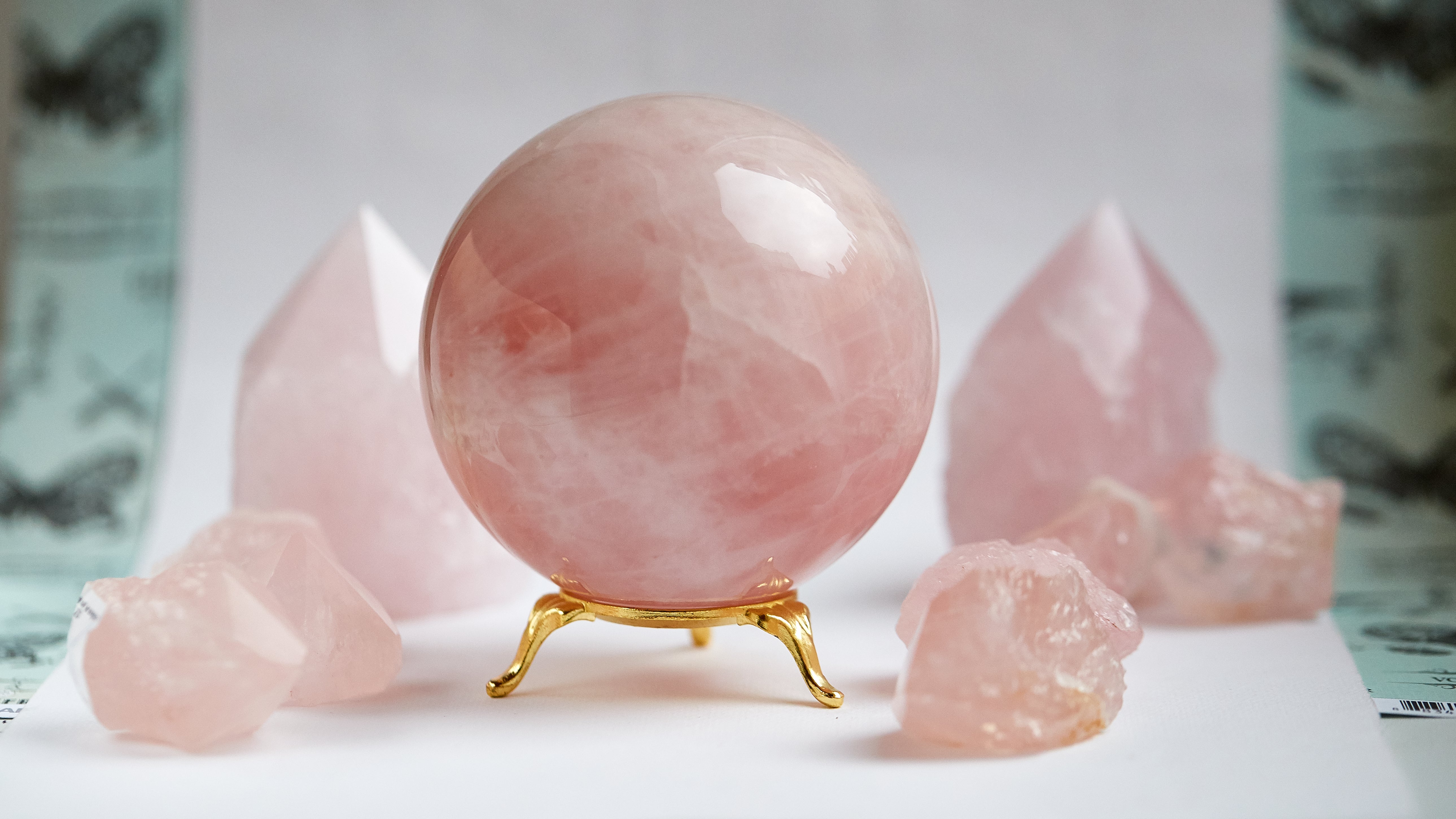 Rose Quartz: A Detailed Guide With Everything You Need to Know!