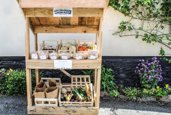 organic fruit and veg stand, grocery box delivery uk