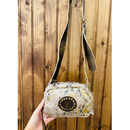 Upcycled LV Wristlet Wallet – Molly Malone's Boutique