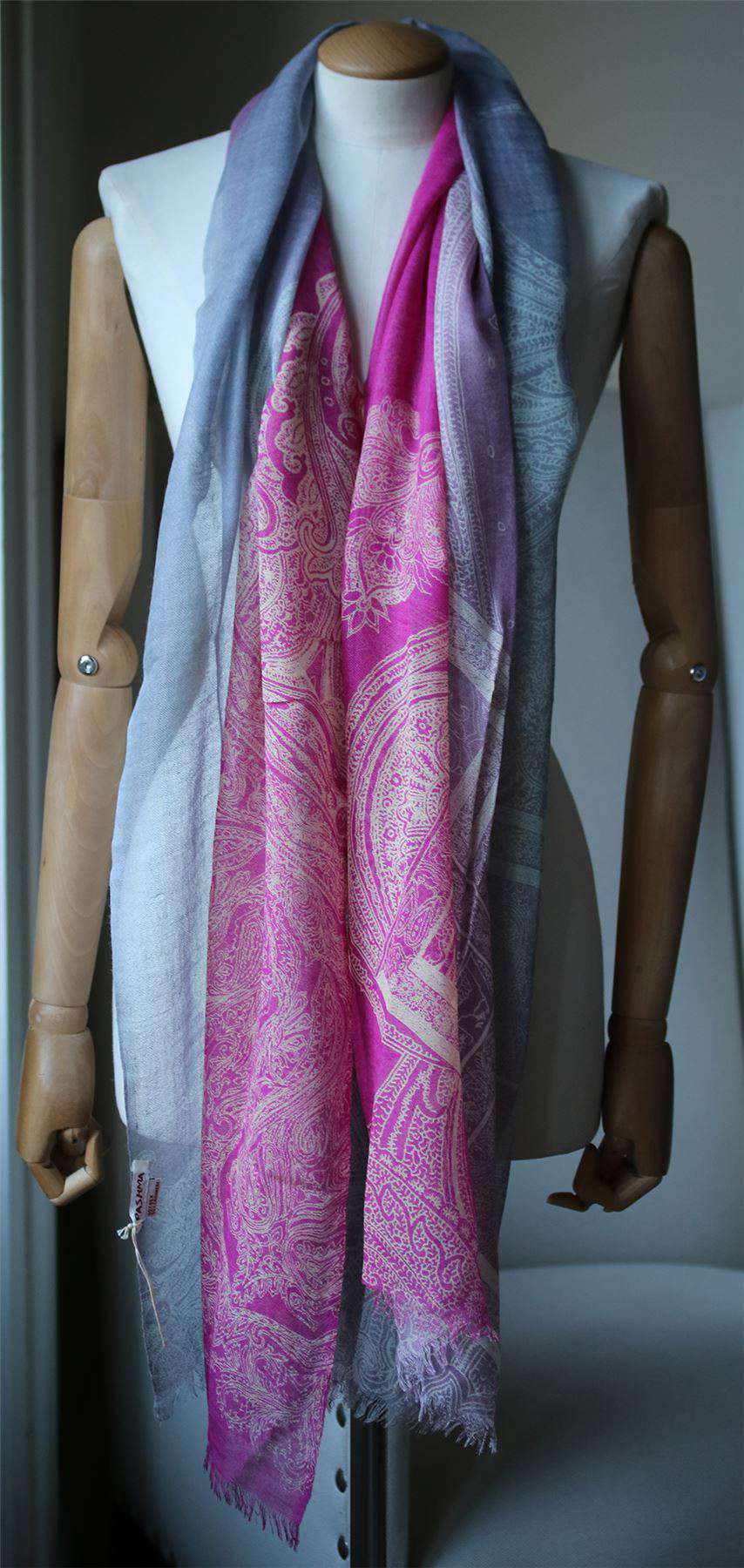 image of PASHMA SIGNATURE PAISLEY SCARF