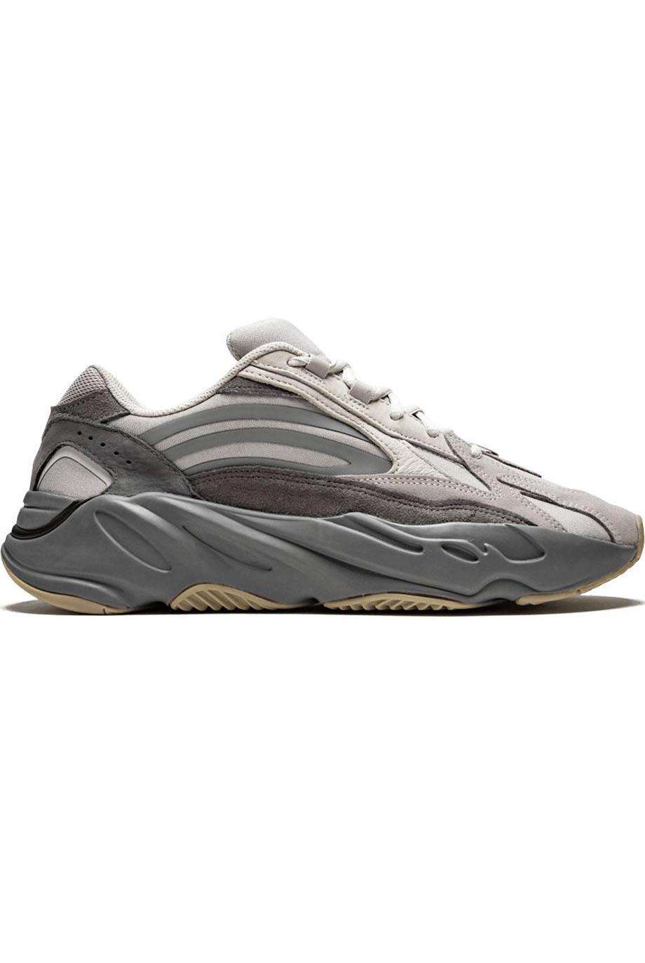 yeezy boost 700 suede