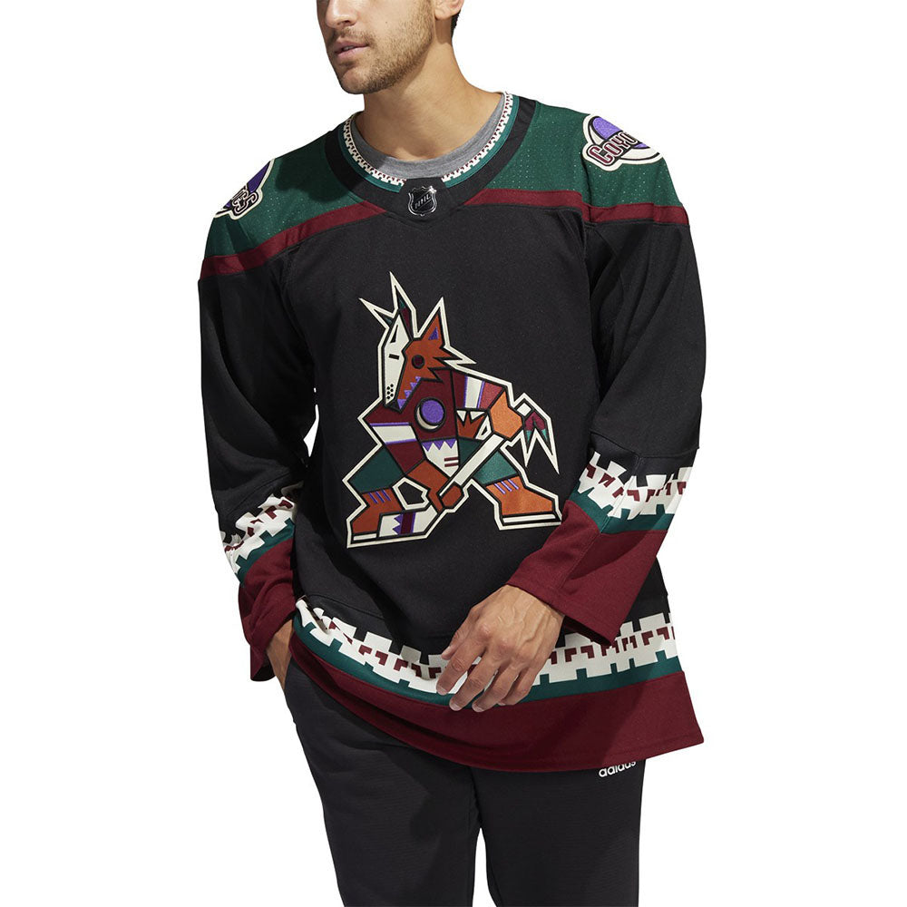 arizona coyotes black jersey