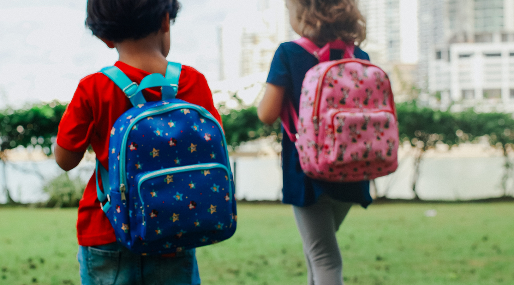 children with their backpacks