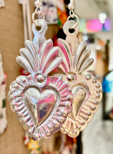 Oaxacan Tin Hand Heart Earrings – Colores Mexicanos: Chicago's