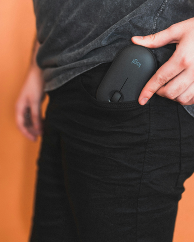Picture-of-a-computer-mouse-in-someone's-pocket