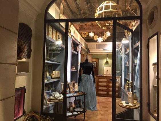 Our Shop - Guado Urbino Fashion Accessories