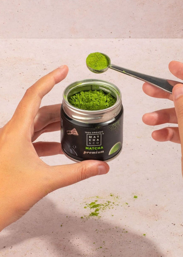 Collagen with magnesium and matcha tea
