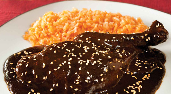 Pollo con Mole y Ajonjolí – Mole Castizo