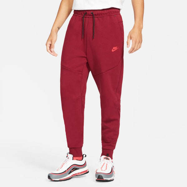 NSW CLUB FLEECE JOGGER BEETROOT – Sneaker Room