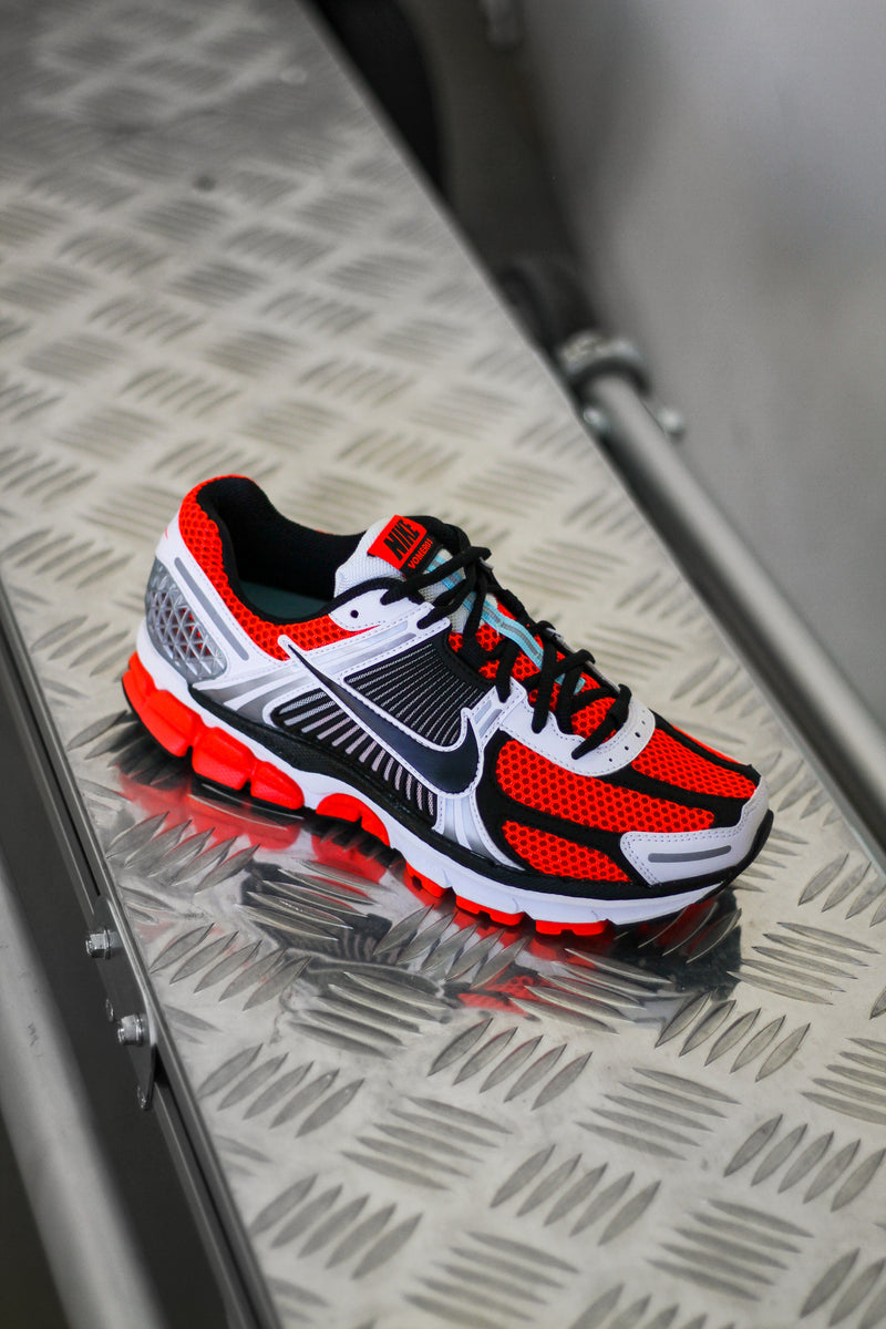 nike zoom vomero 5 bright crimson