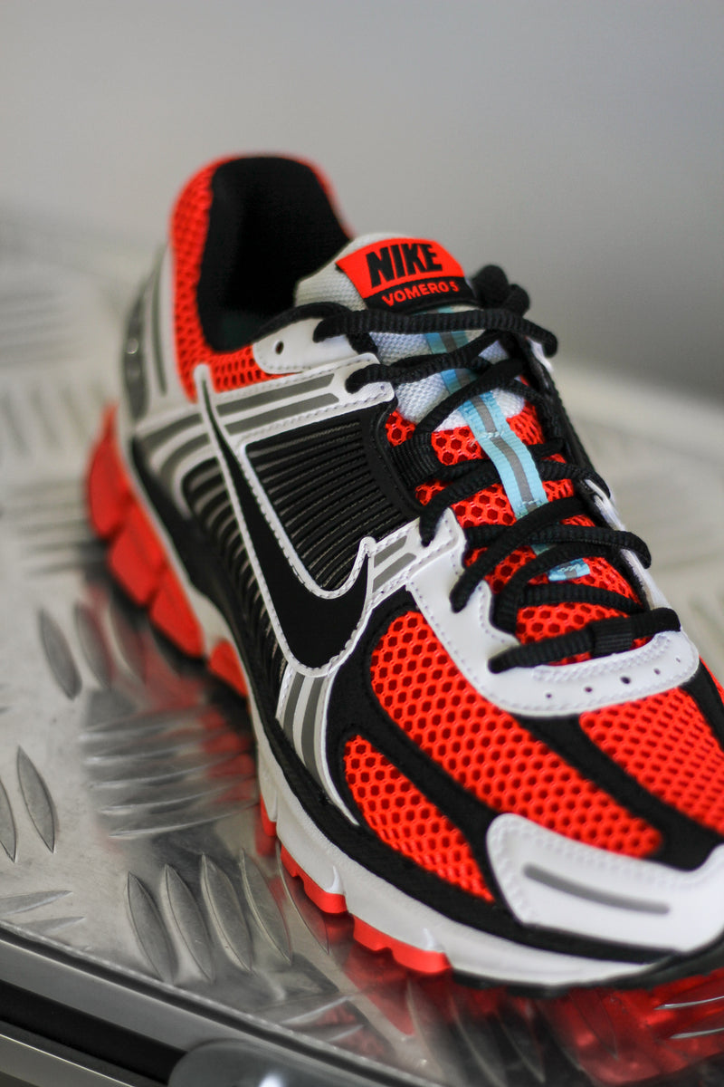 nike zoom vomero 5 bright crimson