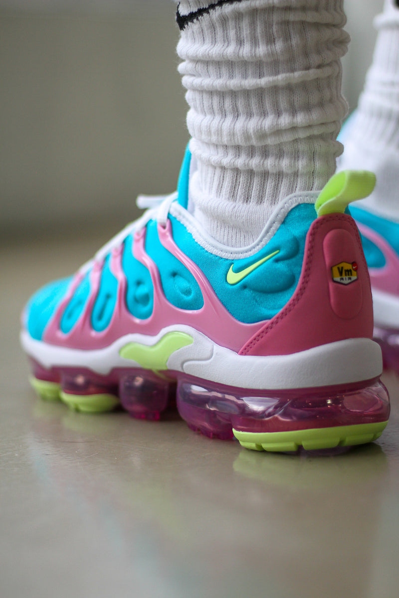 nike vapormax plus easter