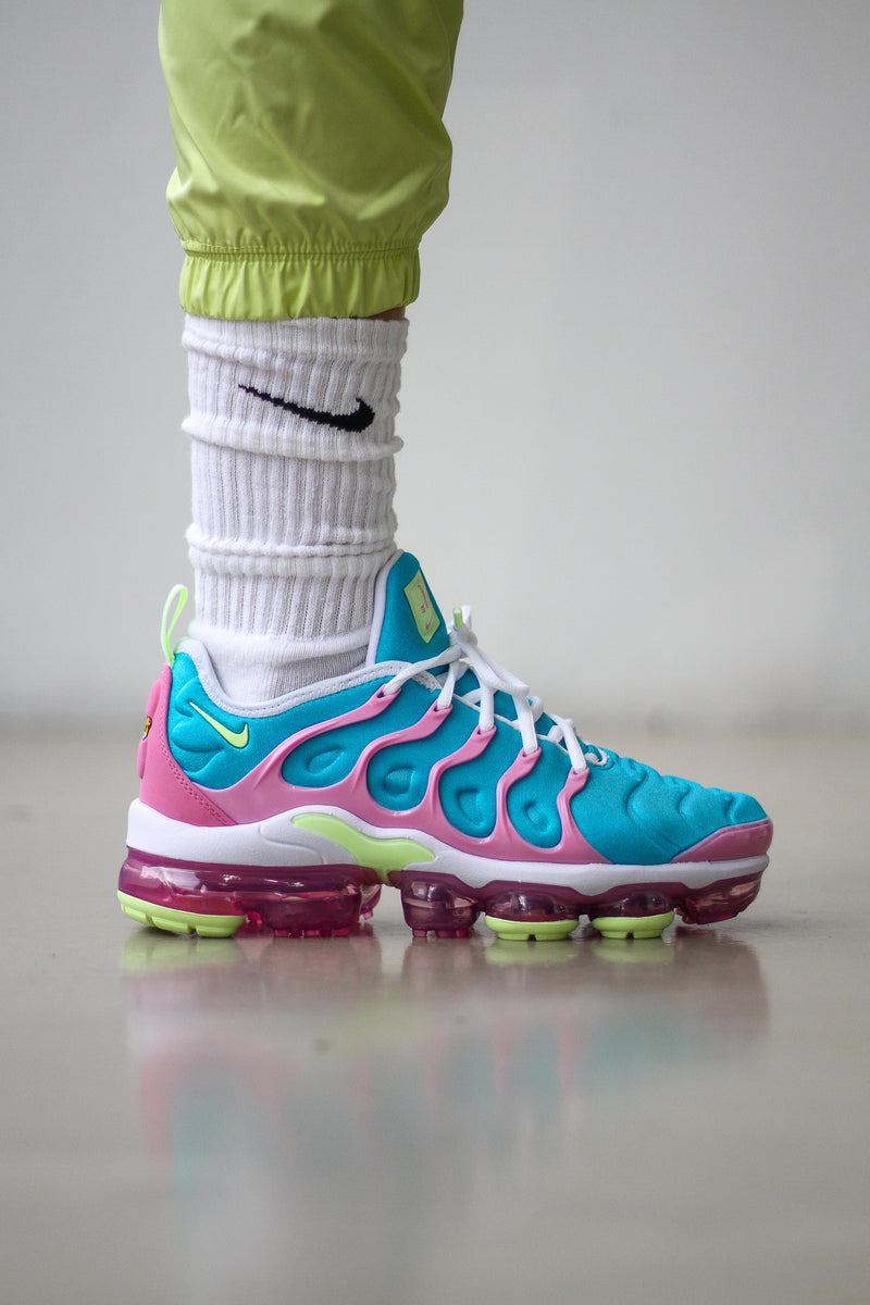 vapormax plus easter